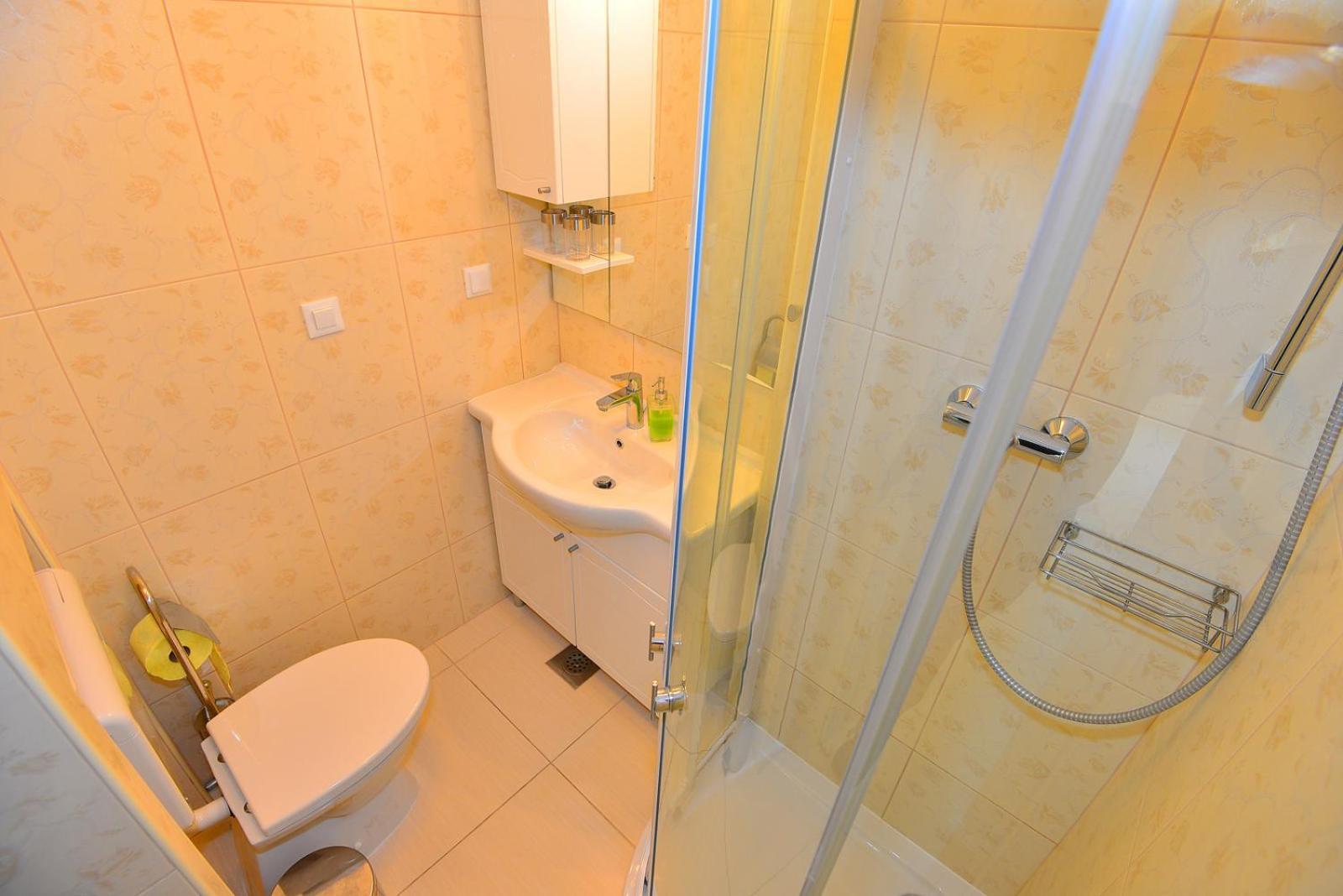 Apartments Jakovic Брела Стая снимка