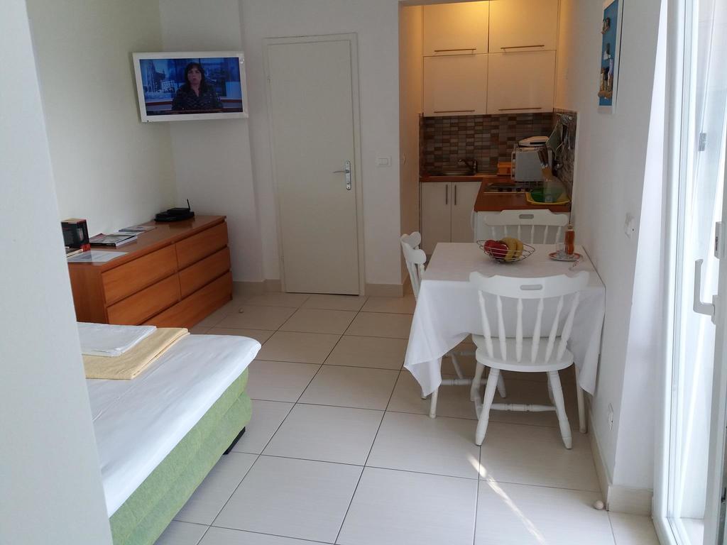 Apartments Jakovic Брела Екстериор снимка