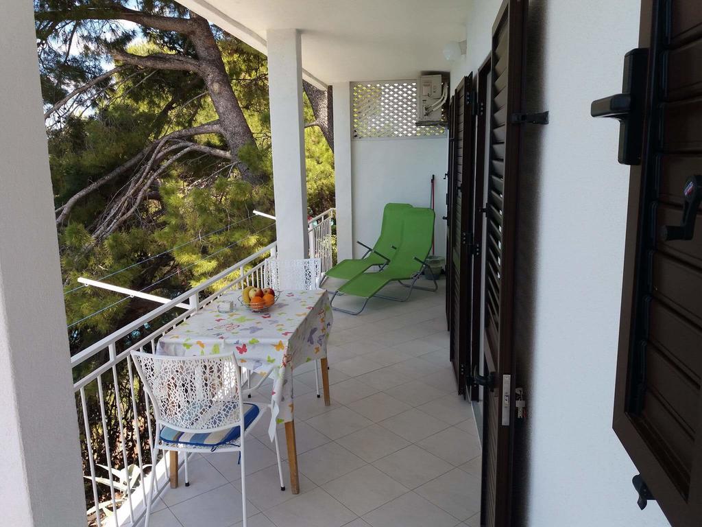 Apartments Jakovic Брела Екстериор снимка